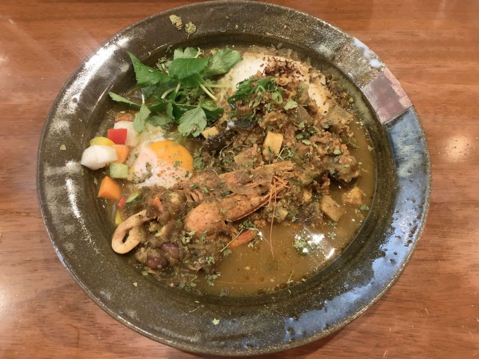 大船で味わう下町情緒とこだわりが光るホルモン料理の魅力発見グルメ散歩